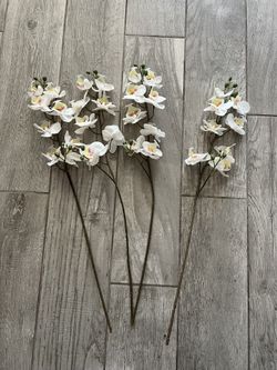 White Fake Flowers 