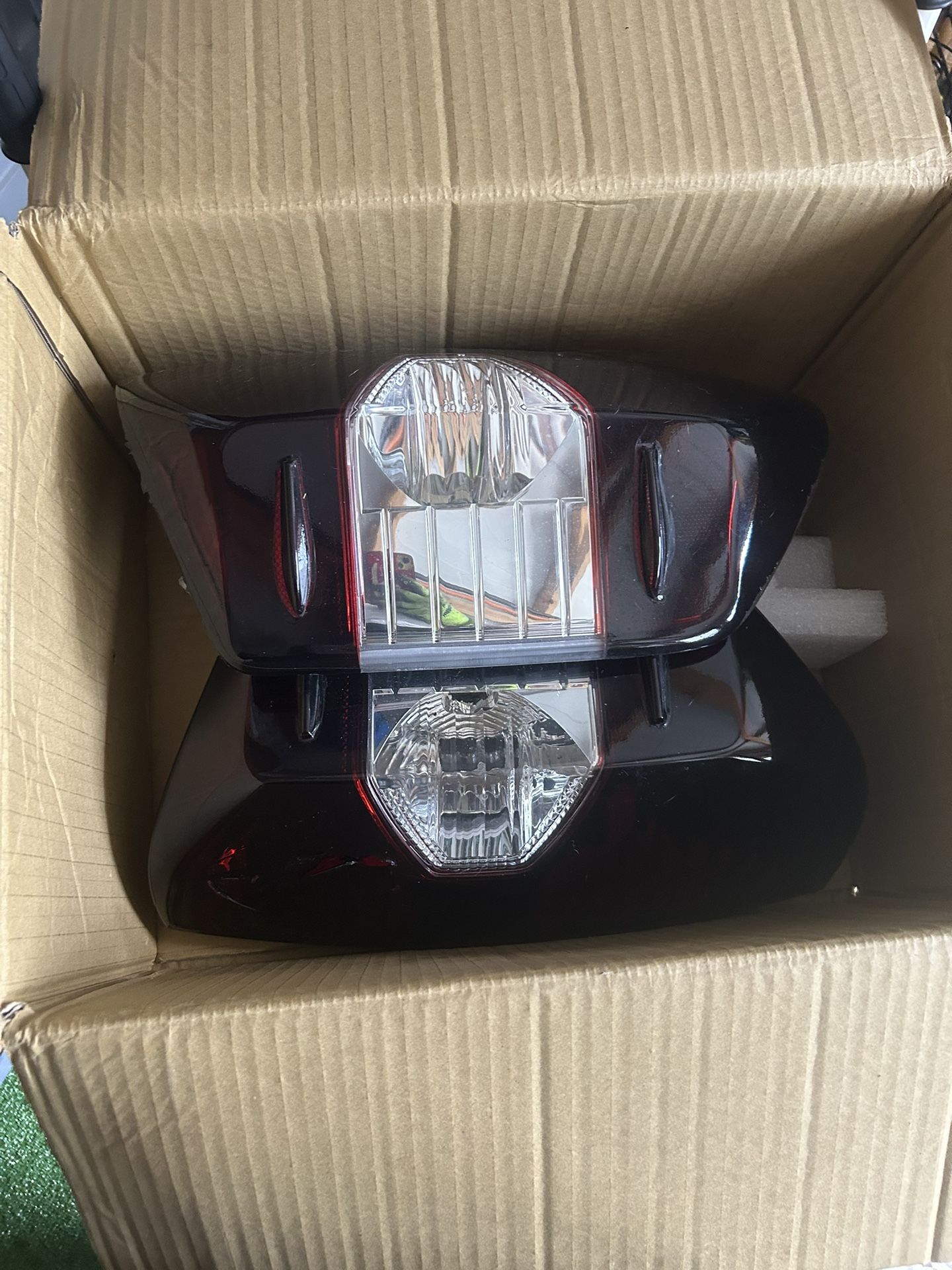 Toyota tundra tail lights 2020