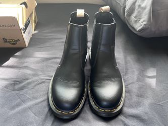 CHELSEA DOC MARTENS