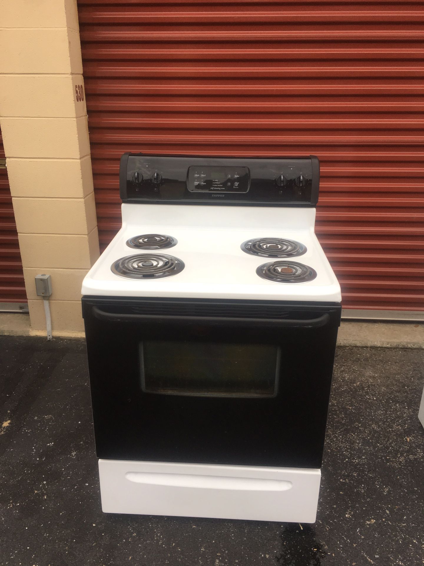 Nice clean Tappan self cleaning stove.$115 Delivered/Installed.$85 picked up. 4 month warranty!