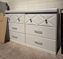 Bedroom Dresser Glam