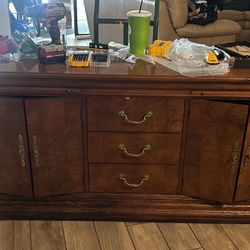 Dresser