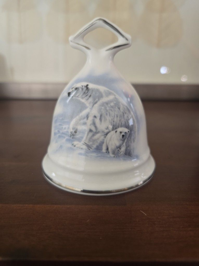 Sunrise Fine Bone China Bell – Polar Bears & Sled Dogs (Made in Canada)