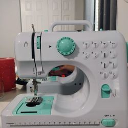 Sewing Machine And Everything You Need To Sew!!