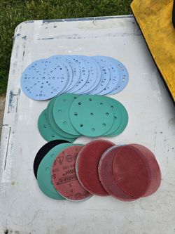 Lot of unused 5" & 6" sanding discs