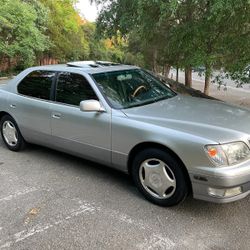 1999 Lexus LS 400