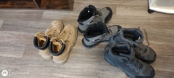 Men's boots size 9