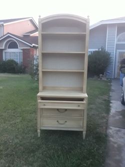 Dresser with top
