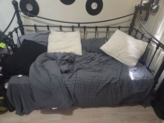 Trundle day bed