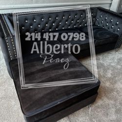 Living Set// Sectional 