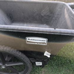 Rubbermaid Wheelbarrow