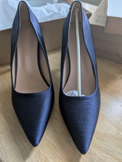 Navy Pumps