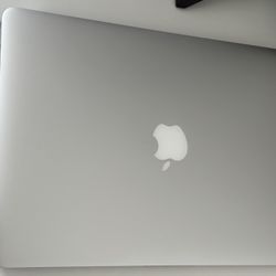 Apple MacBook Air 2017 13’ A1466 (128GB SSD, Core i5, 8GB Ram)