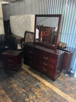 DRESSER WITH NIGHT STAND