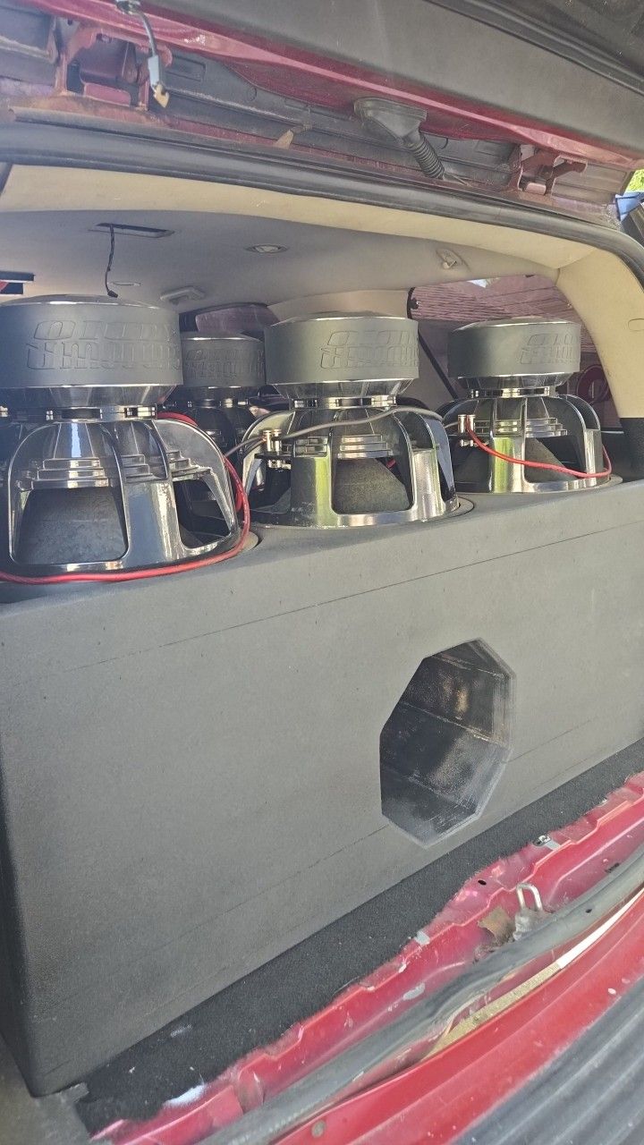 Six 15 Box Tuned To 32 Hz. Was Built For Sundown Xv3's. Demision Are 49x33x20. Came Out Of 07 Tahoe