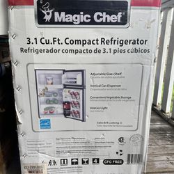 Magic Chef 3.1 Cu.Ft. Compact Refrigerator NIB