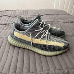 Used Yeezy 350 V2 “Ash Blue”