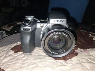New Sony camara / camcorder with stand