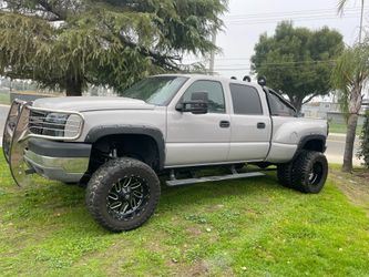 06 Chevy 6.6 duramax 2500