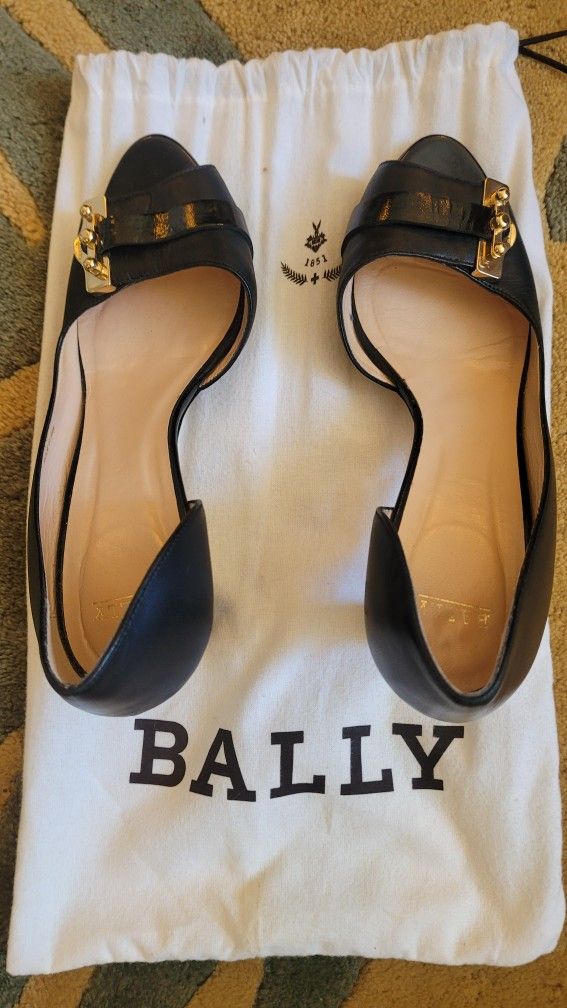 *** Bally's women's black shoes ***
