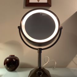 Vanity LED Light Makeup Mirror 
