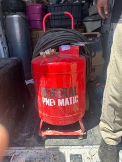 Central pneumatic air compressor