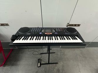 Casio CTK-533 + stand + sustain pedal + power adapter + hex key
