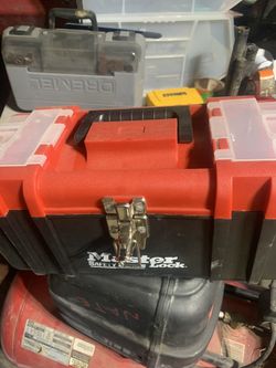 New Masterlock  Lockout Tagout System 