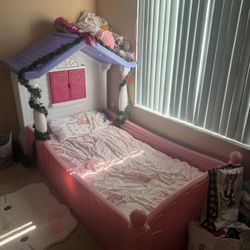 Twin size princess bed