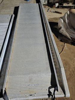 LOADING RAMP