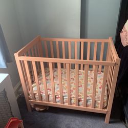 Mini Crib /Toddler Bed 