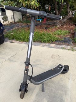 Apollo Go scooter