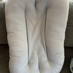 Snuggle Me Lounger With Cover