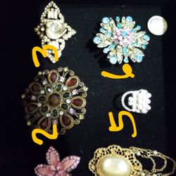Lot Of 14 Vintage Costume Pins.