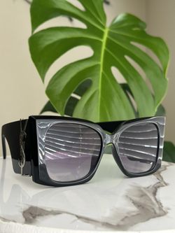 Black Sunglasses With Logo 