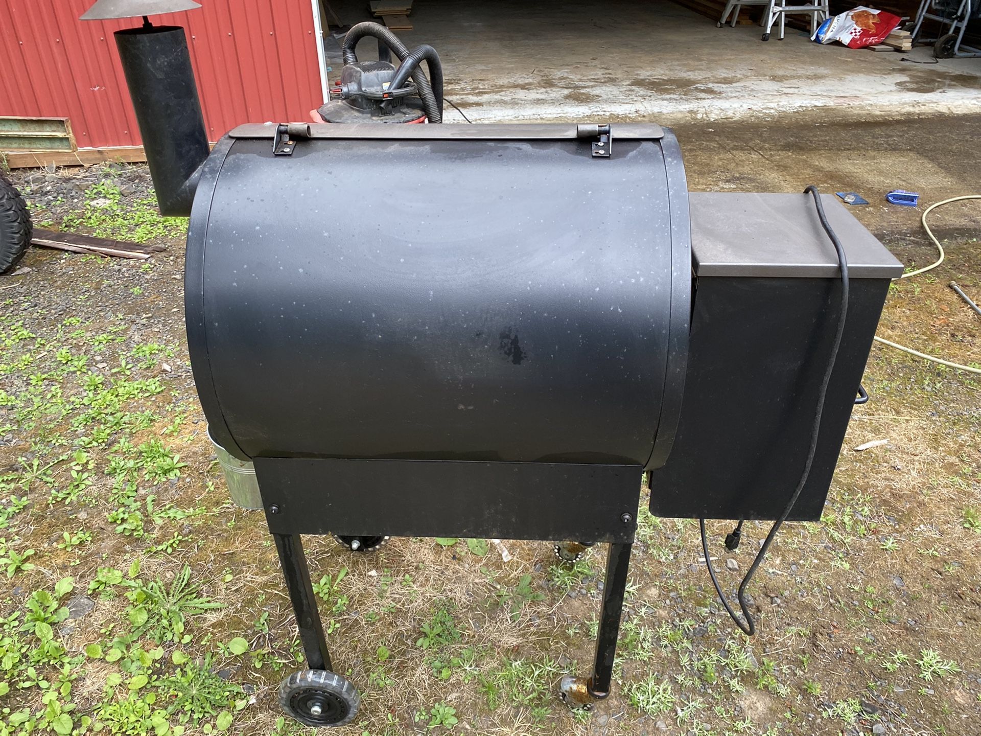 Traeger Smoker model BBQ07E for Sale in Chehalis, WA OfferUp