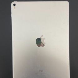 iPad Pro 9.7-inch 32GB WiFi Silver - Hair crack, but works. 