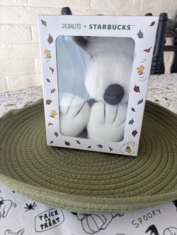 Peanuts + Starbucks plush snoopy