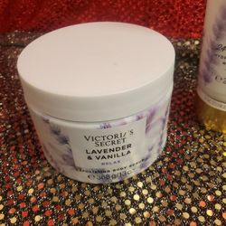VS Lavender & Vanilla Relax Body Scrub. New.
