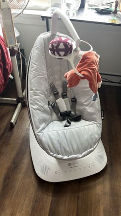 4moms mamaRoo Multi-Motion Baby Swing.