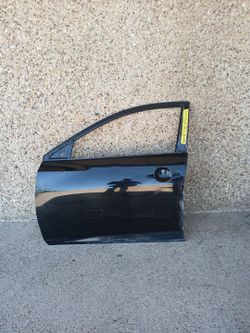 2020-25 Nissan Sentra Left Front Door