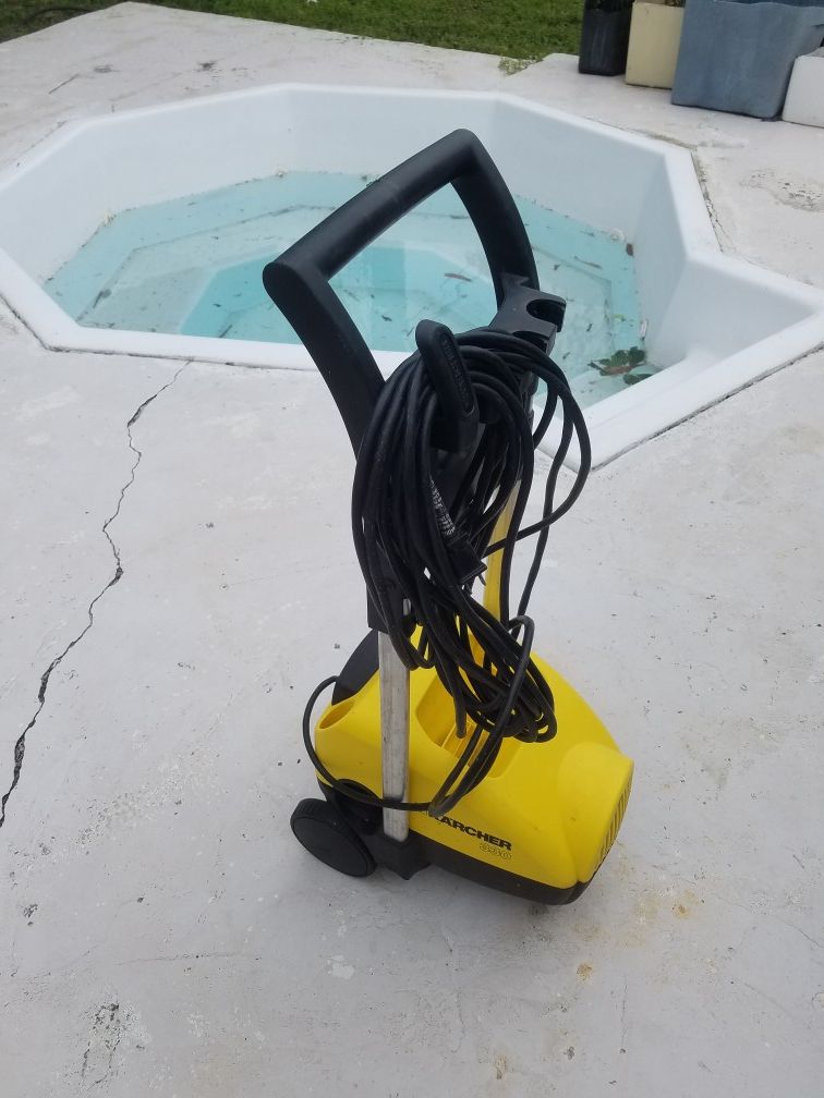 Karcher 330 electric pressure washer for Sale in LauderdalebytheSea