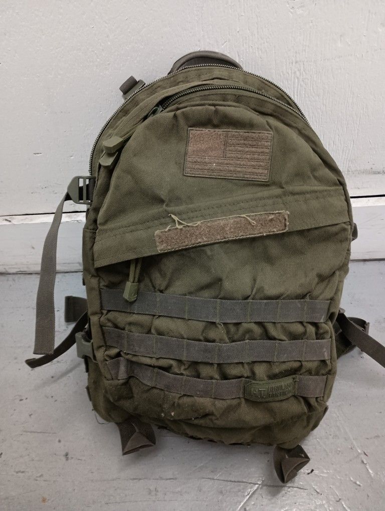 F-Style Backpack with Embroidered Patch, Waterproof Cloth, US Military A-3 Mall