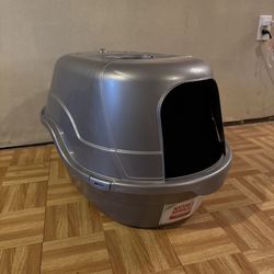 XL Enclosed Litter box 
