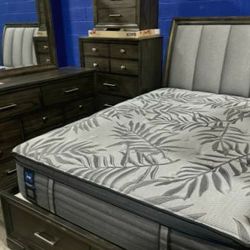 4PC Platform Storage Bedroom Set in Boxes