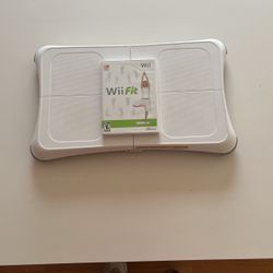 Wii FIT BALANCE BOARD & GAME