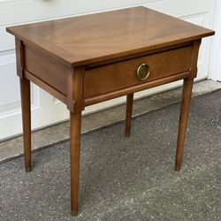 Vintage 1960s American of Martinsville MCM Side Table
