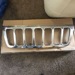 99-2004 Jeep Grand Cherokee Laredo chrome grill