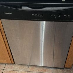Fridgaire Dishwasher