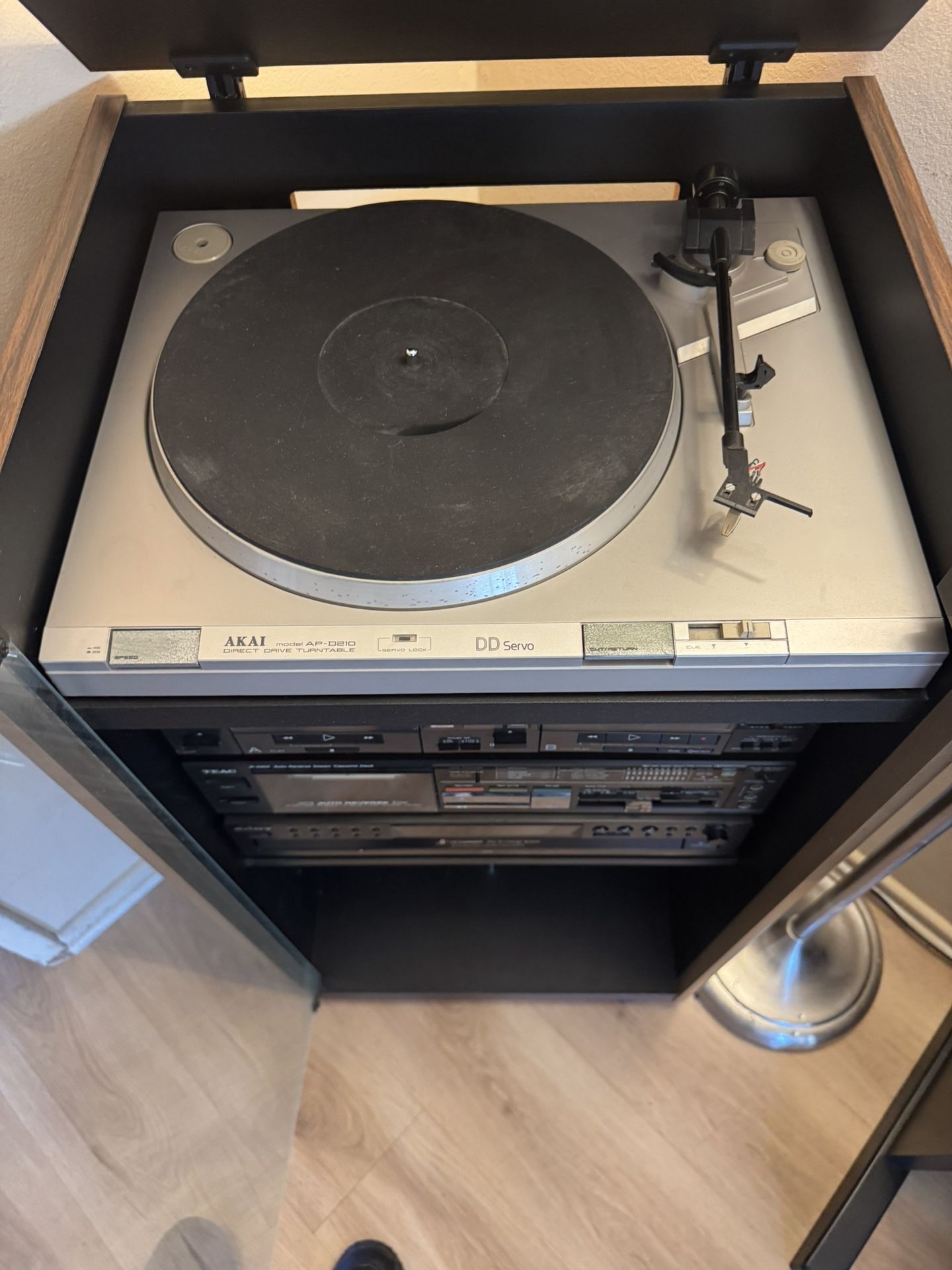 Vintage Akai AP-D210 Turntable – Direct Drive DD Servo – EXCELLENT